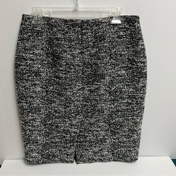 Tommy Hilfiger Pencil Skirt, Size 10 - Picture 3 of 4